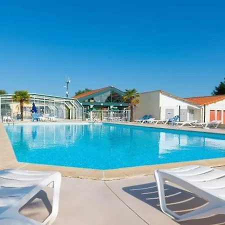091 Camping Les Prairies Du Lac Κάμπινγκ *